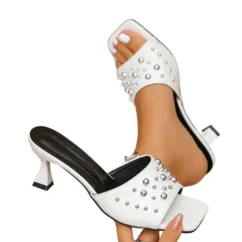 shein-eleganckie-klapki-biale-z-metalicznymi-cwiekami-365-1la