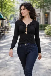 guess-czarne-body-z-dlugim-rekawem-i-ozdobnymi-serduszkami-s-i4a