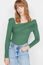 trendyol-zielone-body-z-dlugim-rekawem-i-asymetrycznym-dekoltem-36-5ea