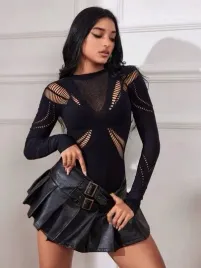 shein-body-czarne-z-azurowymi-wstawkami-i-dlugim-rekawem-1la