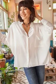 biala-koszula-damska-oversize-z-kieszenia-i-kolnierzykiem-s-m-5ga