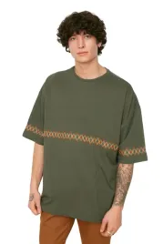 trendyol-man-meski-t-shirt-z-okraglym-dekoltem-z-azteckim-wzorem-s-5da