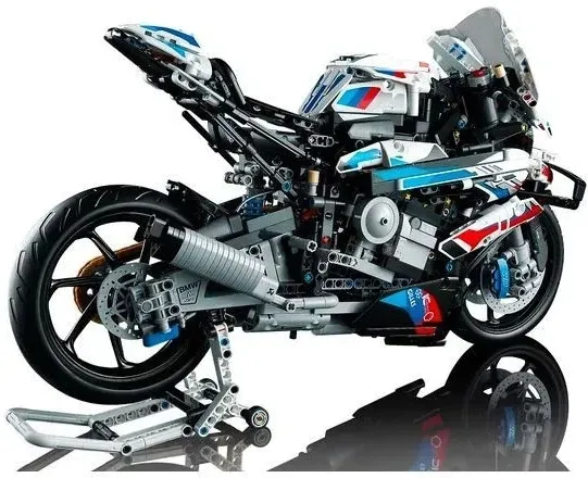 lego-technic-bmw-m-1000-rr-42130-bohater-brak
