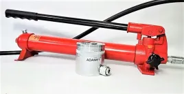 silownik-hydrauliczny-z-otworem-przelotowym-pompa