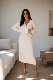 fc46204-prettylittlething-spodnica-dzianinowa-midi-23-m