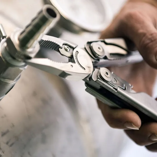 multitool-leatherman-surge-new-830165-stan-nowy-model-surge
