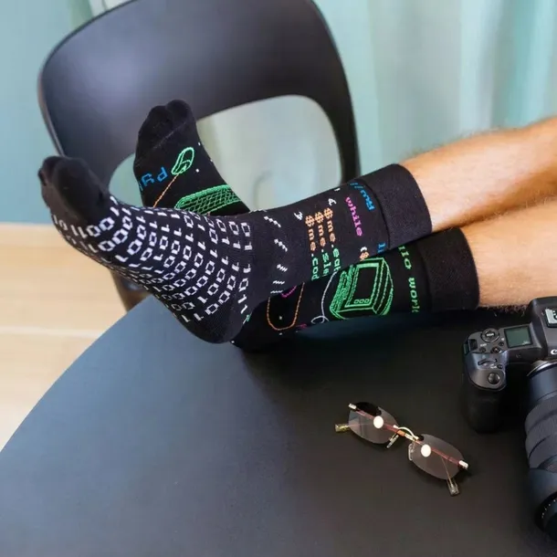 kolorowe-skarpetki-todo-socks-code-mode-35-38-fason-skarpetki