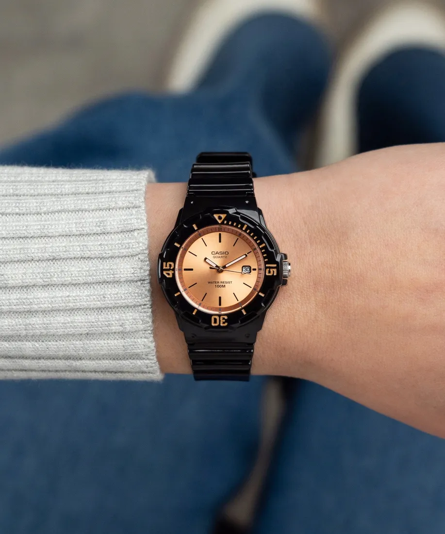 zegarek-damski-casio-sport-stan-nowy