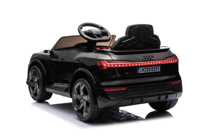 pojazd-audi-sq8-czarny