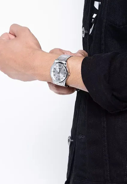 zegarek-meski-casio-mtp-v001d-7budf-ksztalt-koperty-niestandardowy