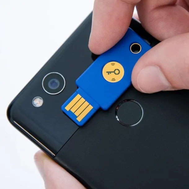 yubikey-security-key-nfc-by-yubico-stan-nowy