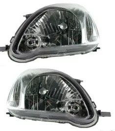 toyota-yaris-komplet-lamp-przednich-reflektory-holomogacja-europejska