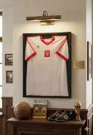 kolekcjonerska-szklana-witryna-na-koszulke-pilkarska-500x700x40mm-premium