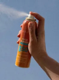 clochee-przeciwsloneczna-mgielka-ochronna-spf50-face-and-body-z-filtrem-twarz-i-cialo-150ml