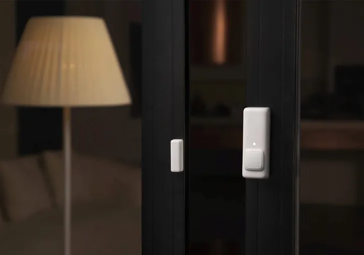 switchbot-contact-sensor-czujnik-wejscia-smarthome-marka-switchbot