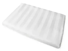przescieradlo-adamaszkowe-240x290-tivoli-biale-paski-1-cm-140-g-m2-satynowe