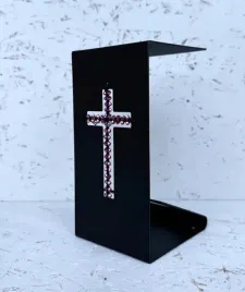 znicz-z-krzyzykiem-z-czerwonych-polyskujacych-koralikow-wys-20cm