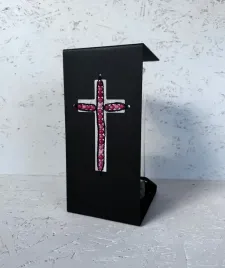 znicz-z-prostym-krzyzykiem-z-czerwonych-koralikow-28cm