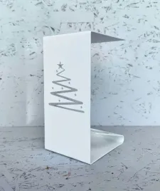 swiateczny-bialy-znicz-z-choinka-i-gwiazdkami-wys-20cm
