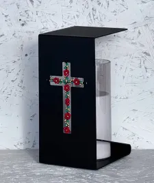 czarny-znicz-z-czerwono-zielonymi-kwiatuszkami-wys-20cm