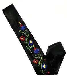 klasyczny-krawat-wzor-kaszubski-czarny-standard