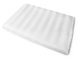 przescieradlo-adamaszkowe-160x210-biale-paski-satynowe-atlasowe
