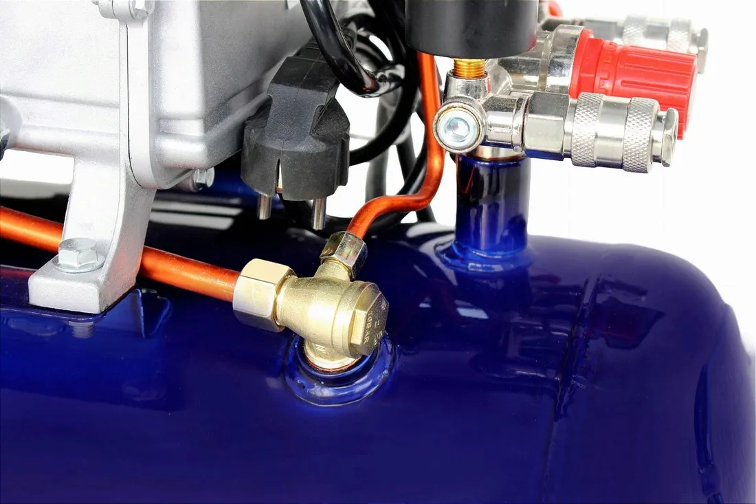 kompresor-olejowy-24l-230v-kd4050