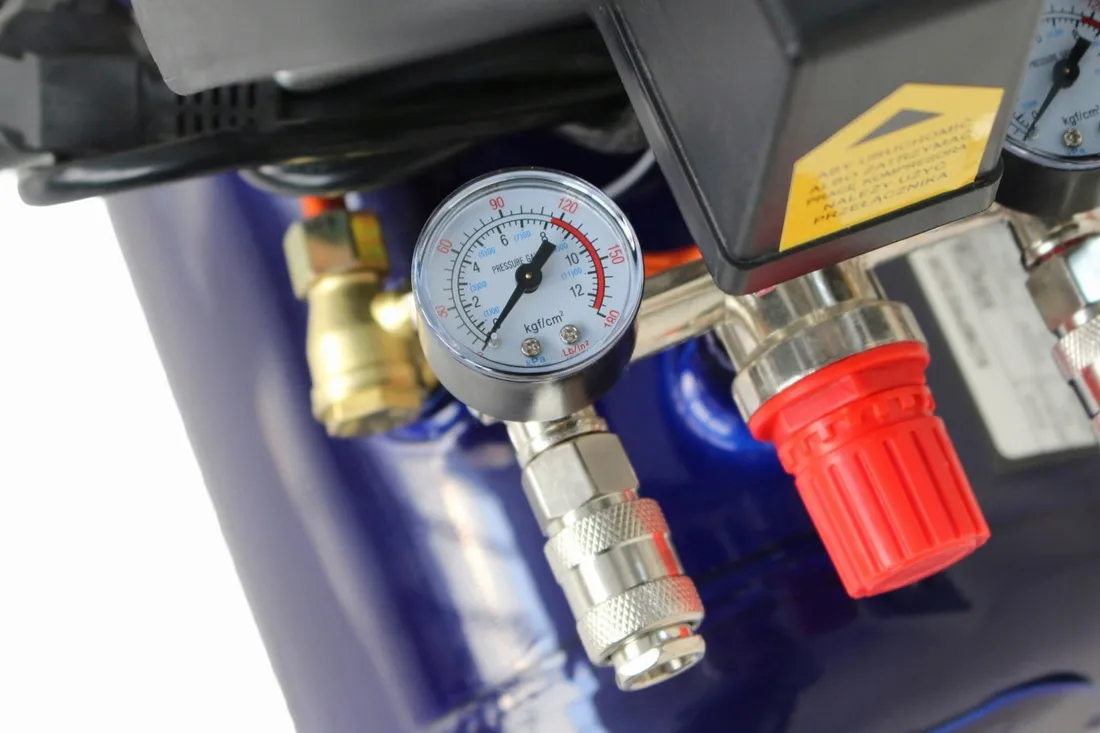 kompresor-olejowy-24l-230v-kd4050-stan-nowy