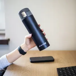 kubek-termiczny-szary-400ml-termos-z-blokada-i-ustnikiem
