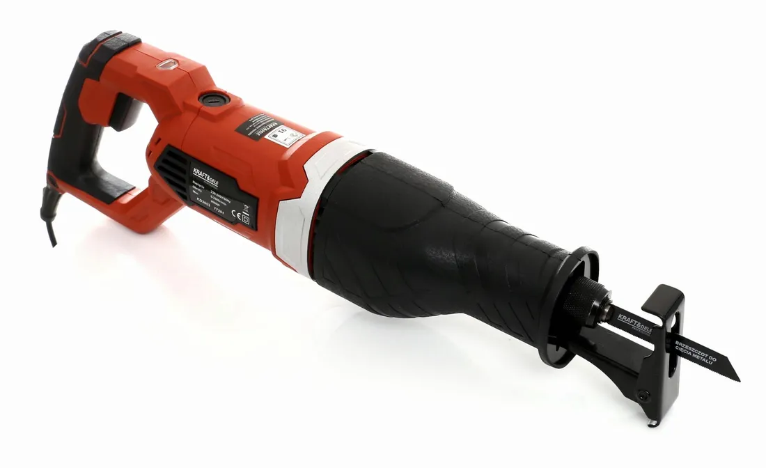 pila-szablasta-2000w-kd3053-stan-nowy