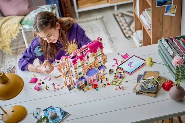 lego-42704-friends-informacje-dot-bezpieczenstwa-i-zgodnosci-produktu-nie-nadaje-sie-dla-dzieci-w-wieku-ponizej-36-miesiecy