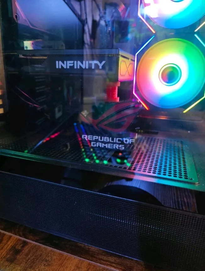 regulowany-wspornik-gpu-rog-strix-0-048kg