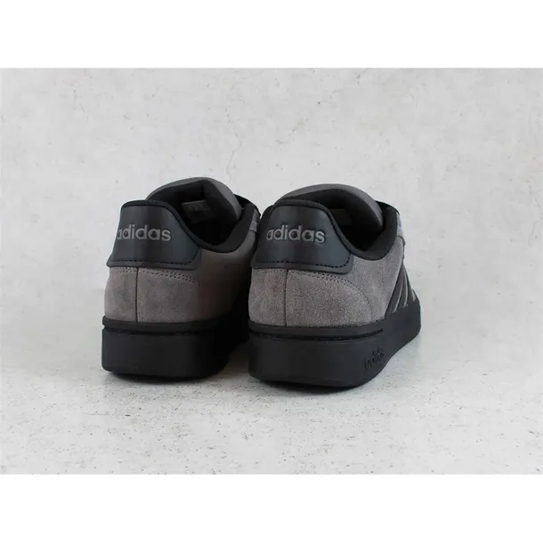 grand-court-alpha-kod-producenta-jp7632-rozmiar-42