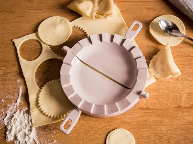 foremka-skladana-do-pierogow-practic-kolor-wielokolorowy