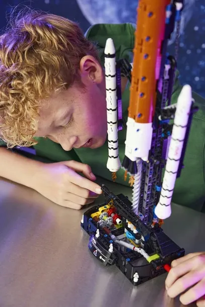 lego-technic-rakieta-sls-nasa-artemis