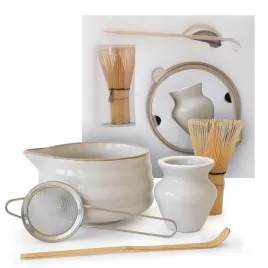 zestaw-ceramiczny-do-matcha-miotelka-czarka-lyzeczka-stojak-sitko-do-latte