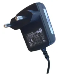 wtyczkowy-zasilacz-impulsowy-horyzontalny-5-9v-1a-5-9w-czarny-adapter-g