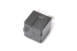przekaznik-mikro-4-nozkowy-12v-50a-czarny