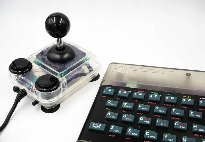 arcader-nowy-joystick-zx-spectrum-commodore-atari-amiga