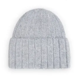 czapka-damska-welniana-welna-zimowa-na-zime-60percent-angora-szara-kolory