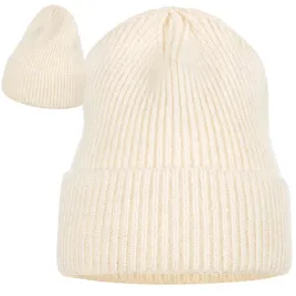 czapka-damska-kobieca-beanie-wywijana-ciepla-jesienna-bez-bezowa