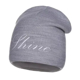 czapka-damska-zimowa-ocieplana-polarem-beanie-napis-shine-szara-majka