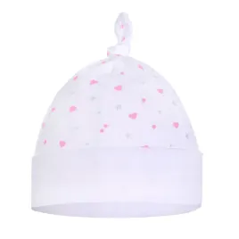 czapka-niemowleca-dziecieca-bawelniana-biala-w-gwiazdki-i-serduszka-roz-36