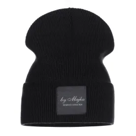 czapka-damska-beanie-zimowa-czarna-majka