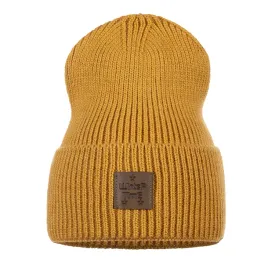 modna-stylowa-zimowa-jesienna-czapka-damska-meska-beanie-ciepla-kolory