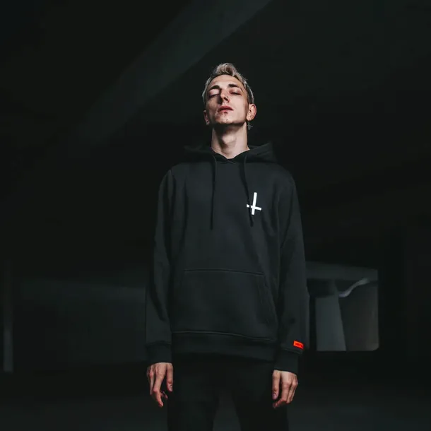 bluza-holy-blvk-inverted-cross