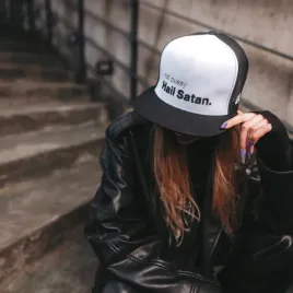 czapka-z-daszkiem-holy-blvk-eat-pussy-trucker