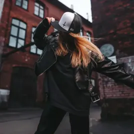 czapka-z-daszkiem-holy-blvk-inverted-cross-trucker