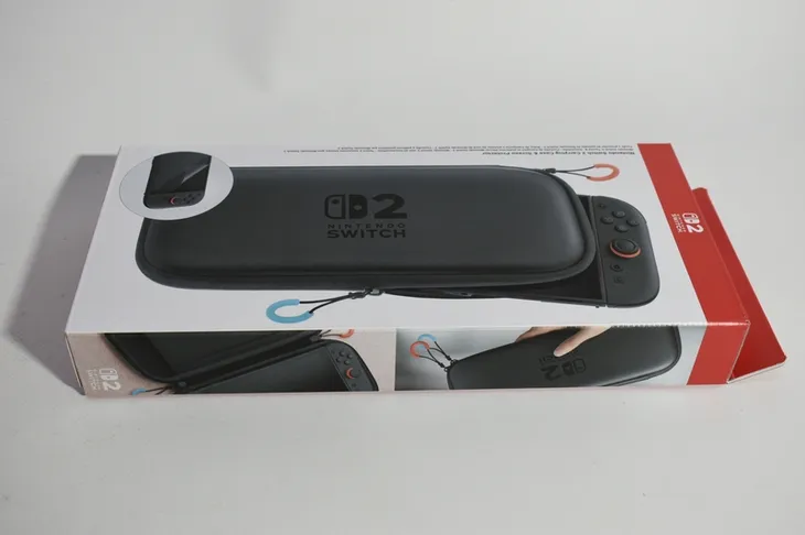 carrying-case-and-screen-protector-switch-2-producent-nintendo