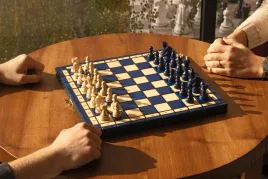 szachy-perelka-kolor-niebieski-36cm